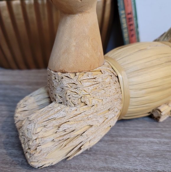 🎉HP VTG Carved Wood + Reed Cat Decoy - Picture 10 of 16